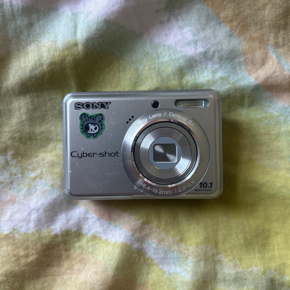Sony Cybershot DSC-S930 Silver 10.1MP digital compact camera WORKing FULL Set